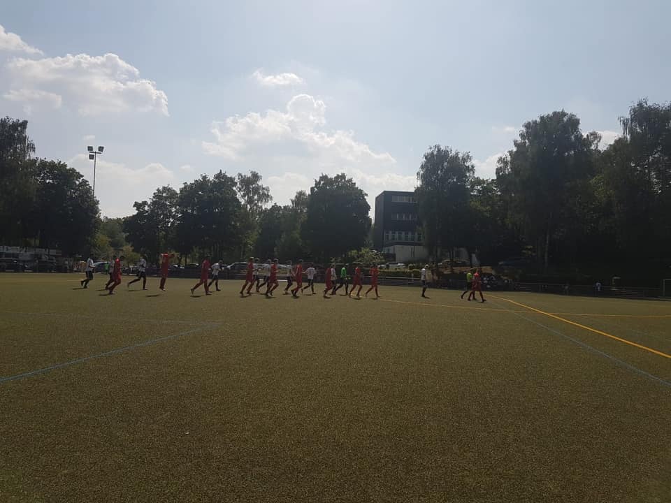 Einlaufen der 1. Mannschaft im Spiel gegen den 1. SC Klarenthal