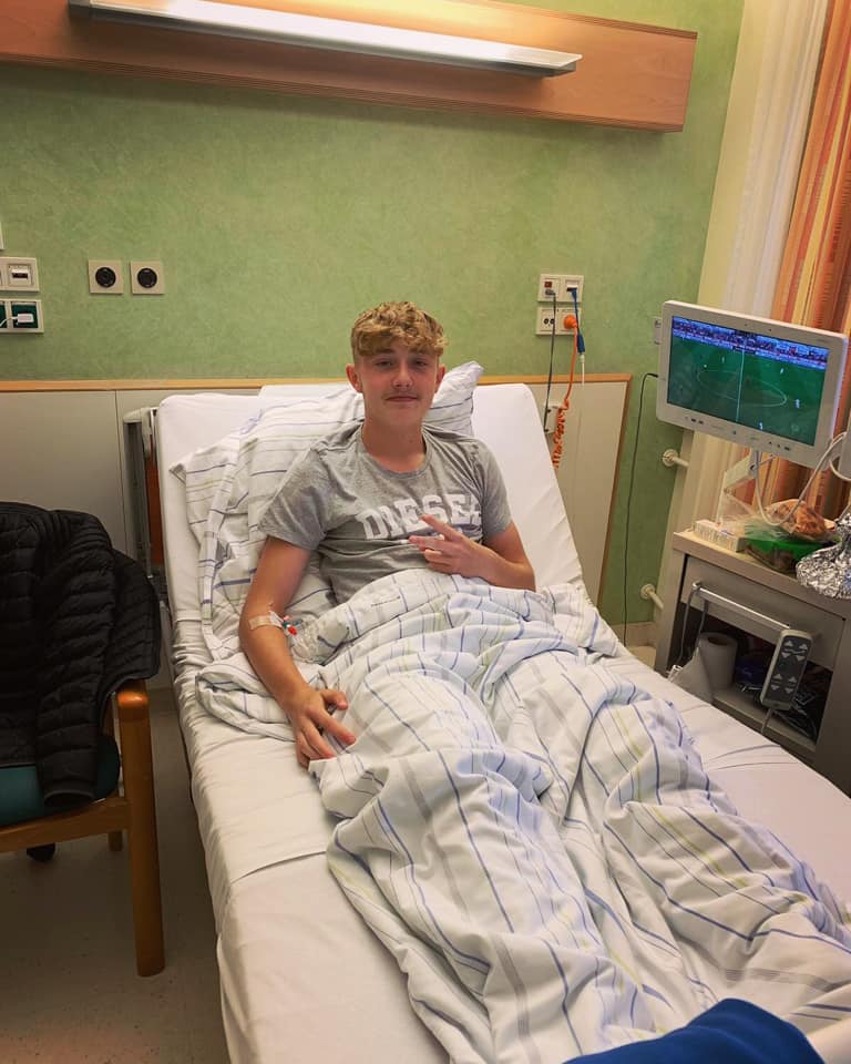 U17-Spieler Kevin Schmick in der Paulinen-Klinik