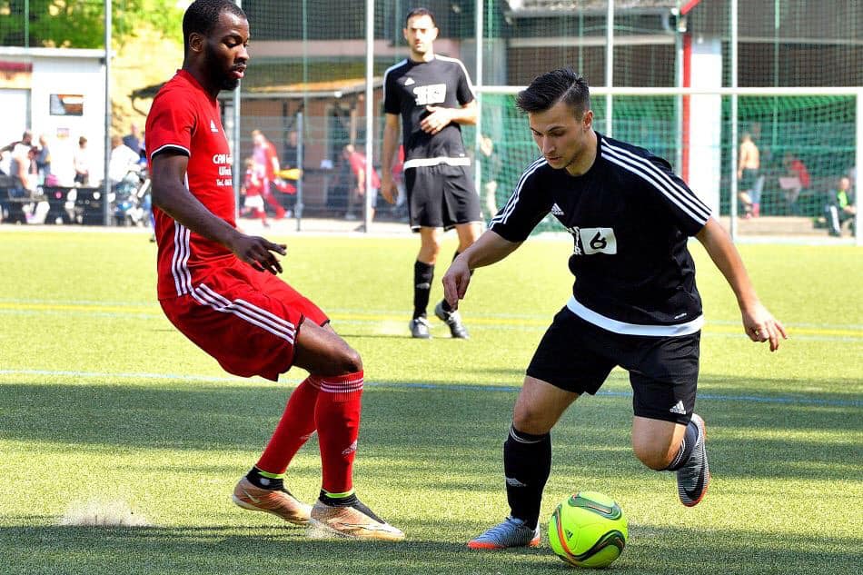 Andre Nkongolo im Duell mit einem Schiersteiner Gegenspieler (älteres Foto)