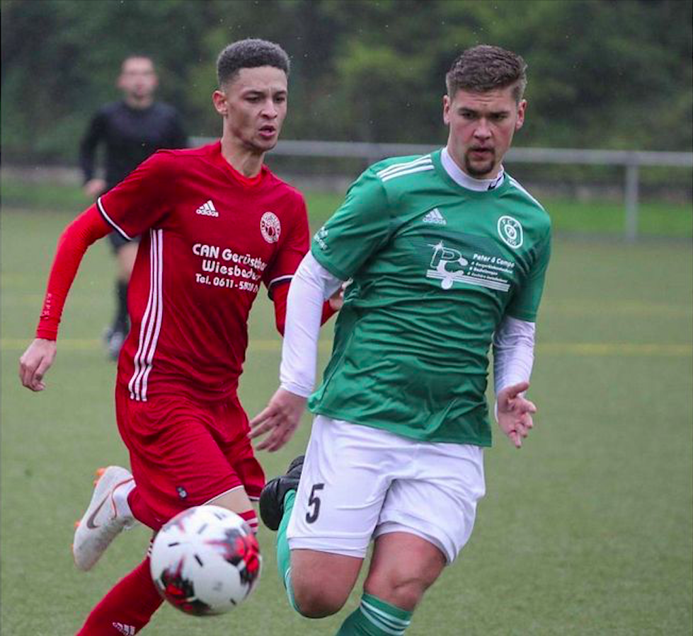 Giovanni da Silva im Duell mit dem Ex-Frauensteiner Thomas Lukin