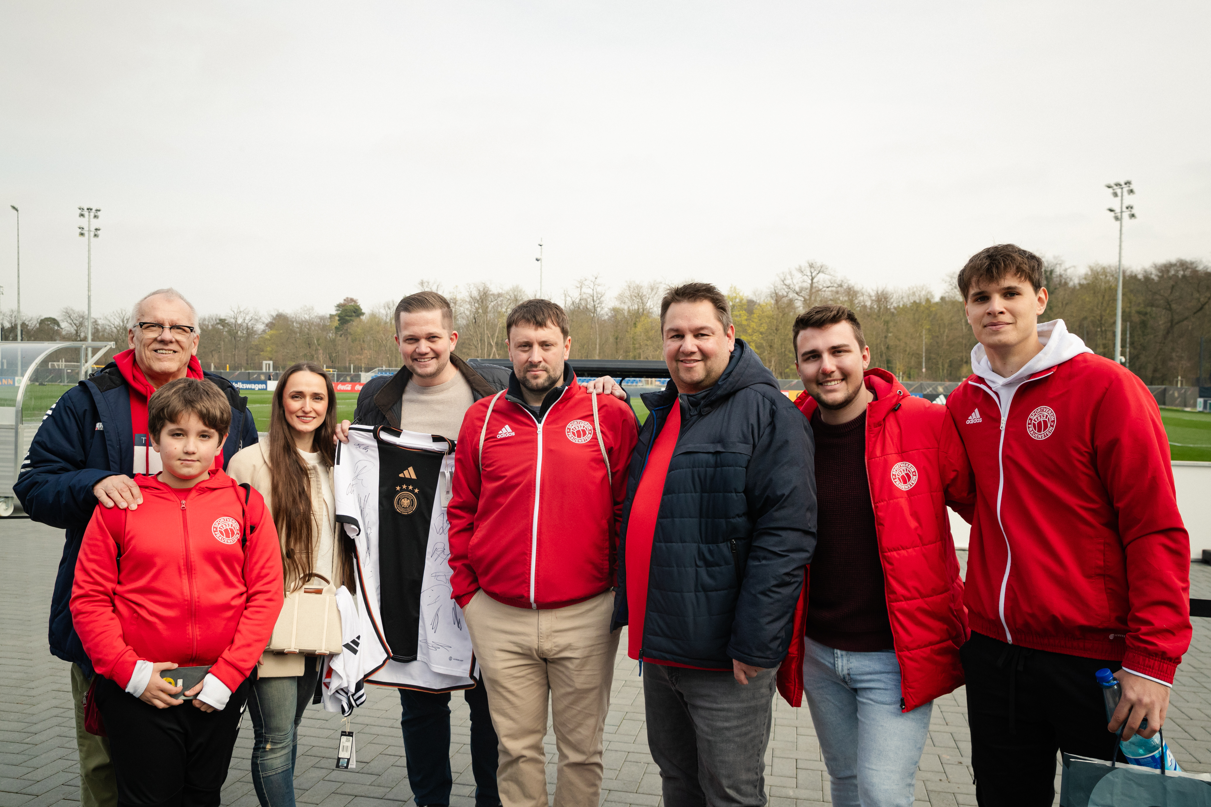 Liam S. Curtis Mbella Ngom/ DFB